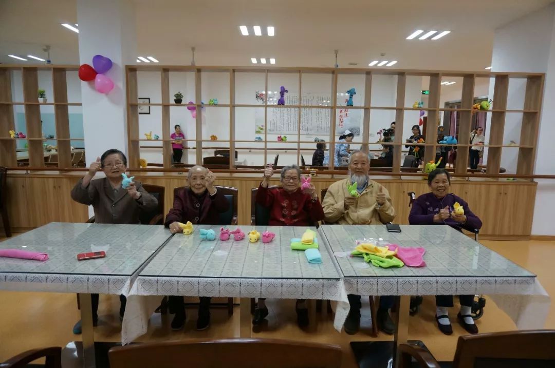 大型商业设施以及公建配套设施