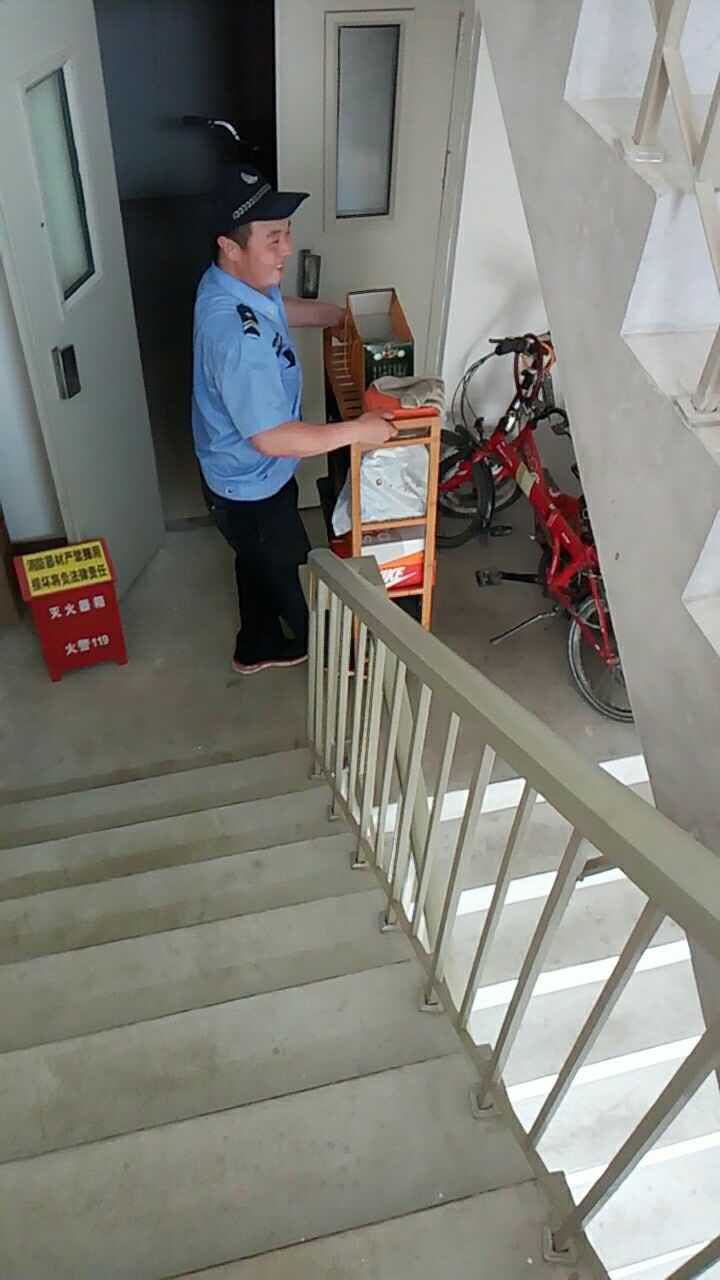小区卫生天天打扫