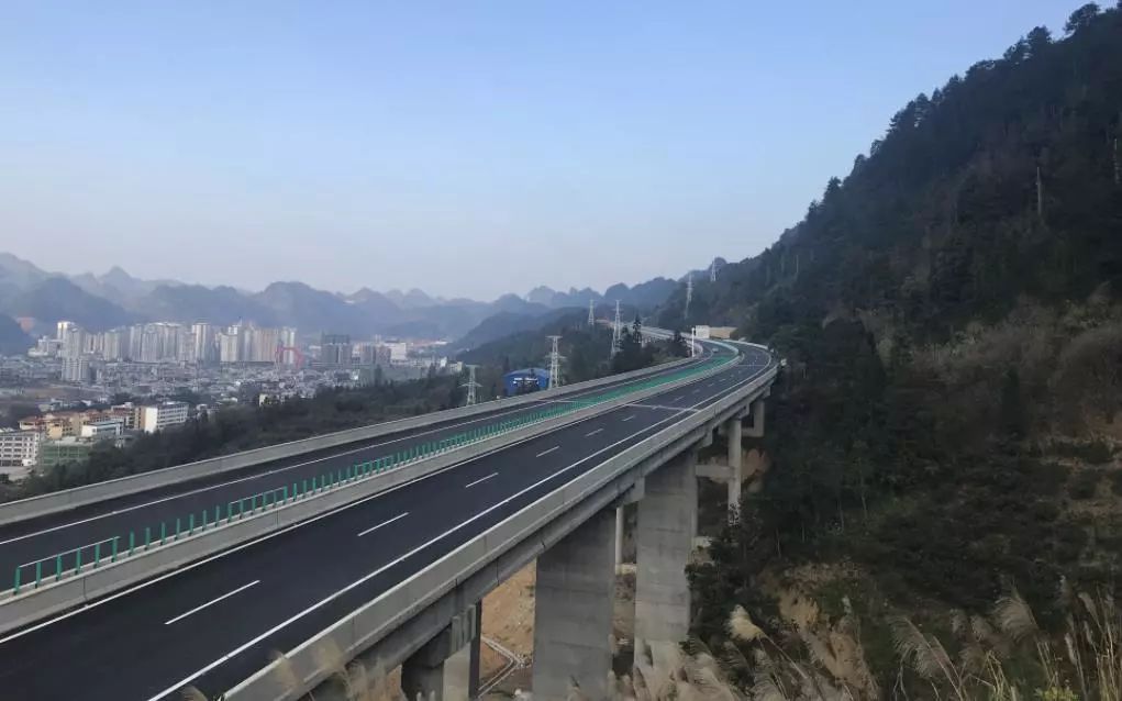 免费龙达高速公路