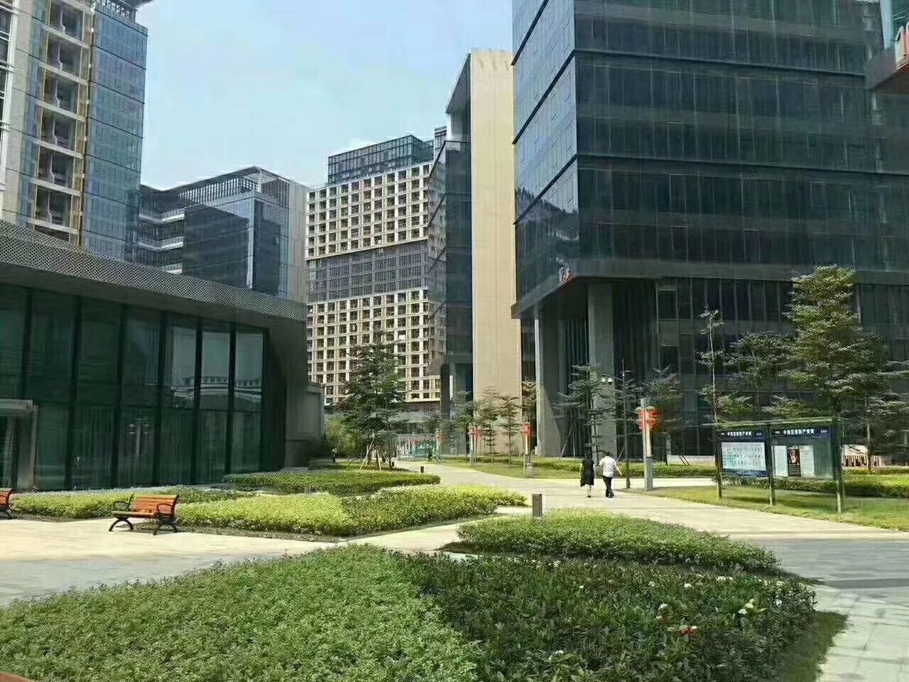 布吉红本公寓
